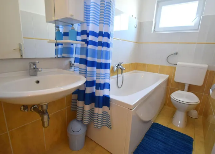 Hana 1 By Interhome Daire Krk Town